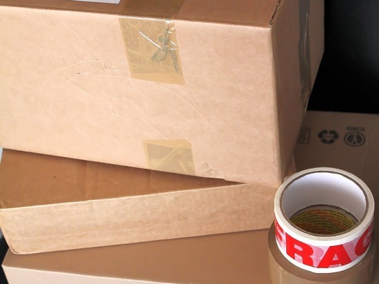 FedEx останавливает отправку грузов и посылок из России и внутри страны