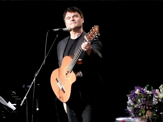 Меломаны ценят Евгения Дятлова за удивительно богатый бархатный баритон