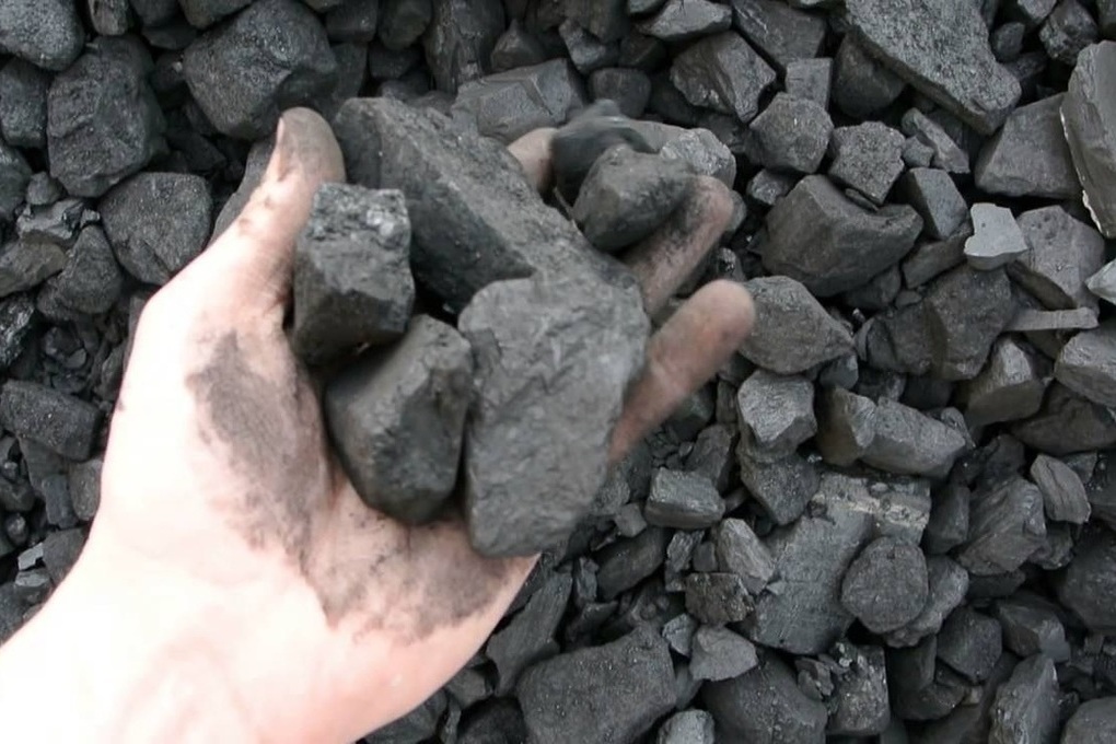 Уголь сспк. Каменный уголь антрацит. Каменный уголь ДПК. Мелкий уголь. Каменный уголь фото.