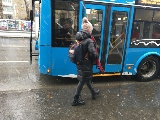 В Саратове из-за наледи остановились троллейбусы