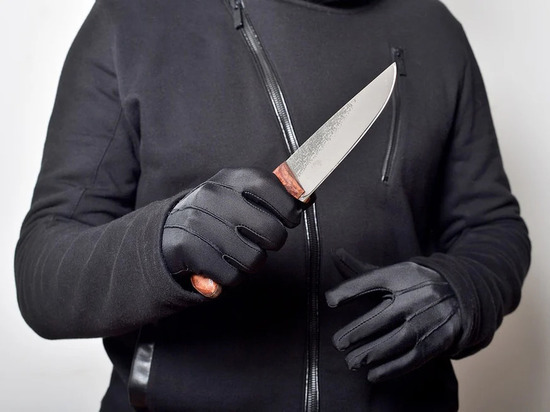 Нож в спину: житель Сафоново жестоко расправился с собутыльником