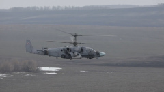 Минобороны показало работу вертолетов Ка-52 на Украине: видео