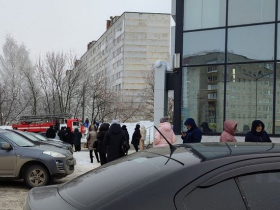 Посетителей ТЦ "Гранат" эвакуировали 4 марта