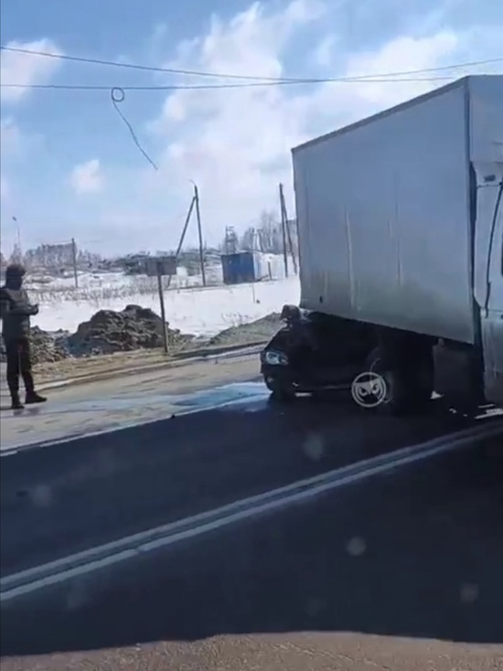 Жуткое ДТП В Пензенской области.Легковушка заехала под грузовик