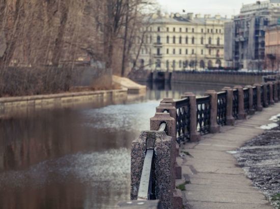 Петербург начали одолевать песчаные бури