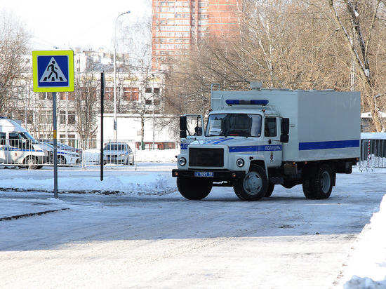 В Москве перевернулся автозак после начала несогласованной акции