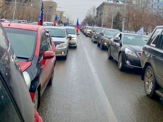 Патриотичный автопробег в поддержку спецоперации РФ прошел в Красноярске