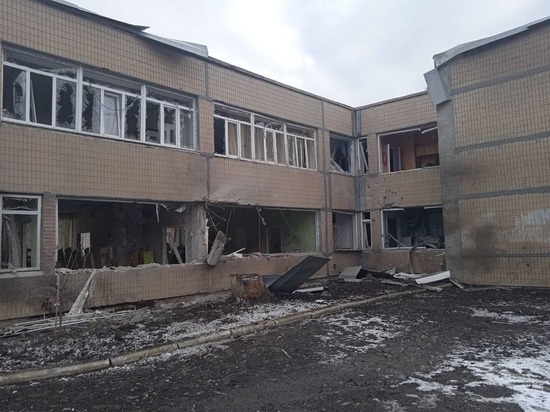 В Донецке огнем артиллерии разрушен детский садик: ФОТО