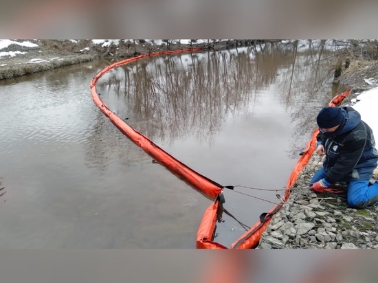 Экологи устранили разлив нефти на Обводном канале