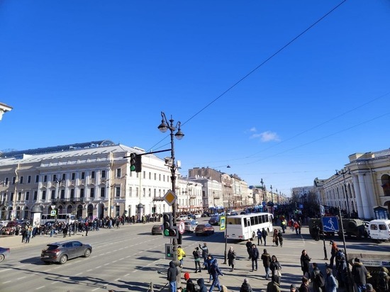 Около 750 петербуржцев задержали на несогласованной акции на Гостином дворе 6 марта