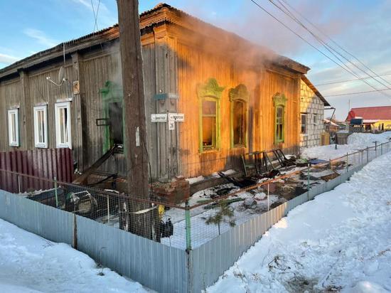 Под Саратовом загорелся частный дом