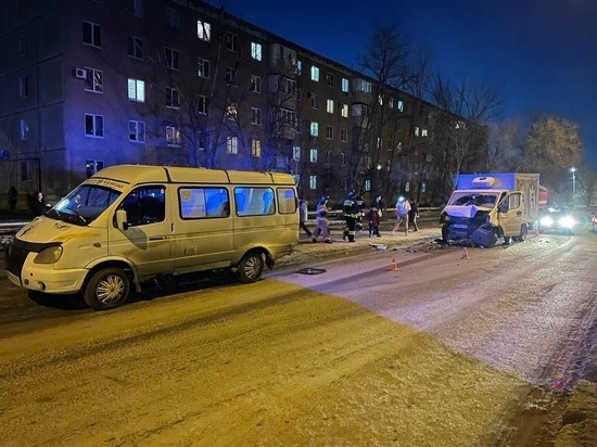 В ДТП с маршруткой под Волгоградом пострадали пятеро человек