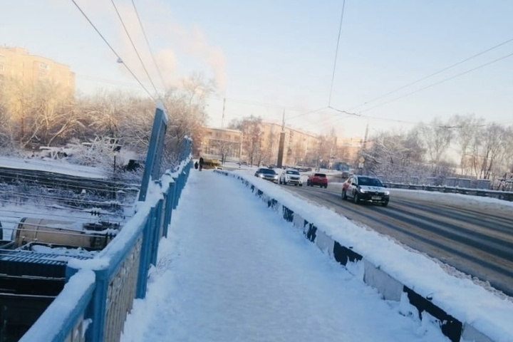 В коврове декабрь. Павловский мост в Коврове. Мост в Коврове Павловский обрушился. Ремонт моста в Коврове. Павловка мост ремонт.