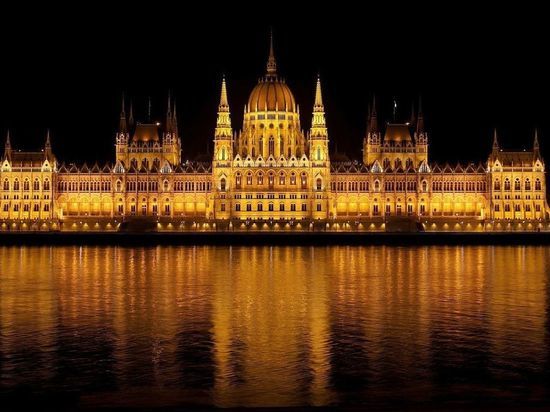 Венгрия отказалась поддержать санкции против российского энергетического сектора