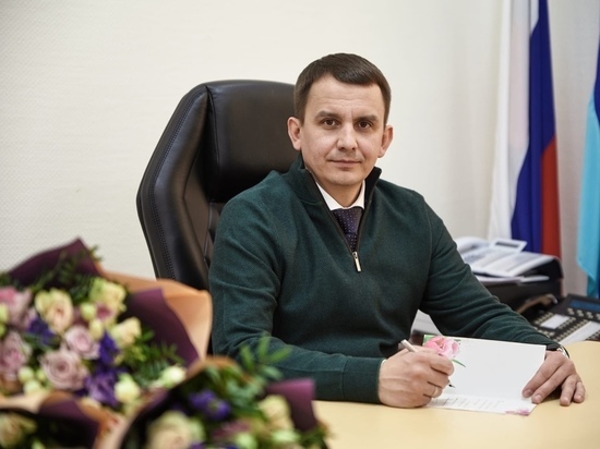Мэр Курска поздравил милых дам с праздником 8 Марта