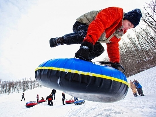В Карелии ребенка с горки увез медицинский вертолет