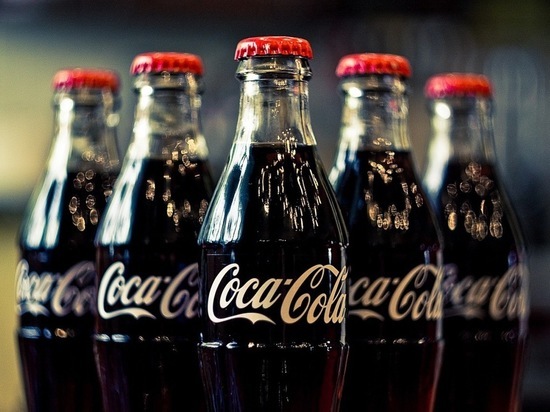 Coca-Cola приостанавливает деятельность в России
