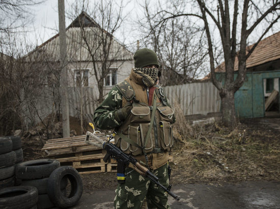 ДНР и ЛНР сообщили об обстрелах со стороны ВСУ - разрушены дома
