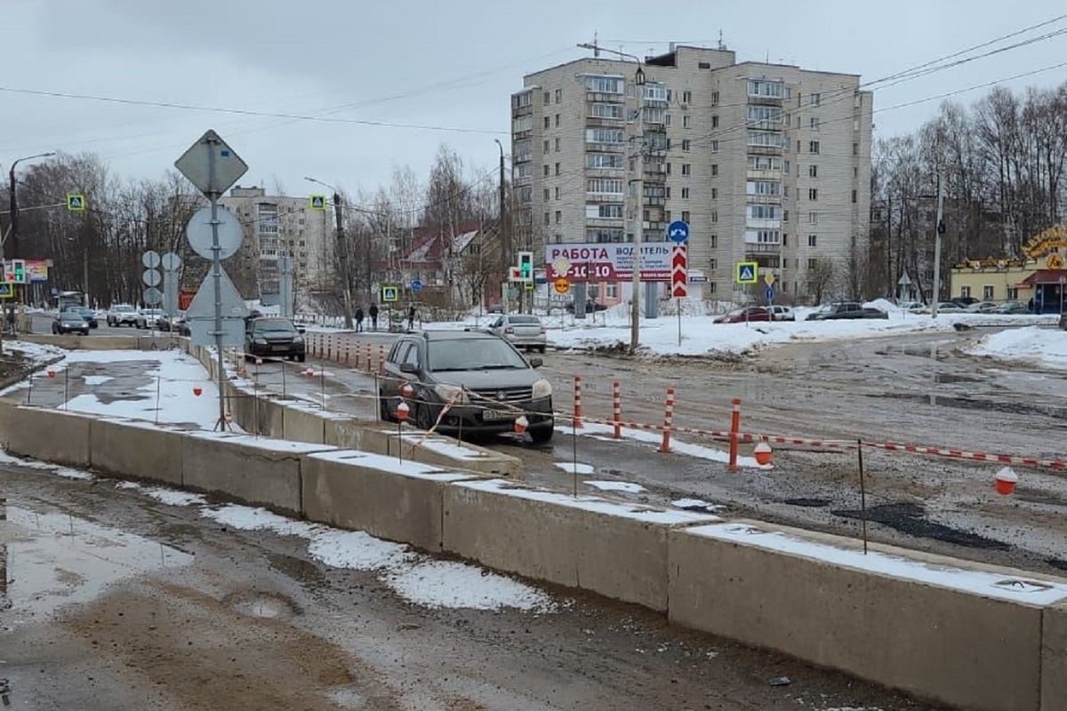 В Костроме вновь было частично открыто движение по Юбилейному путепроводу