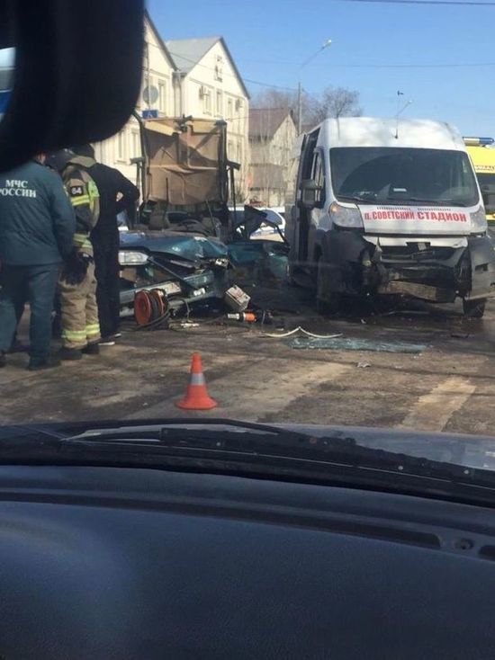 «Автомобили всмятку»: чудовищная авария произошла в Астрахани