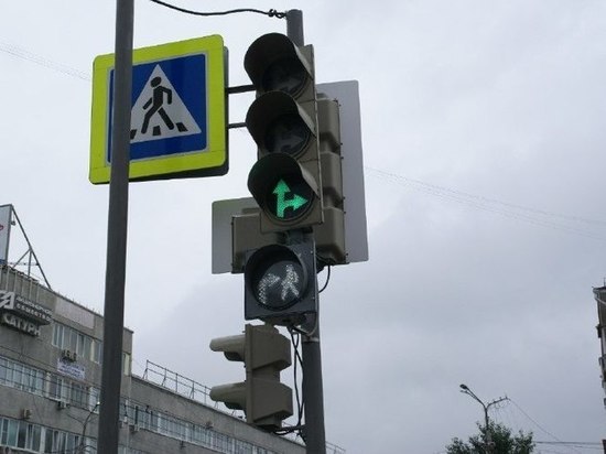 В Омске изменился режим работы светофора недалеко от окружной администрации