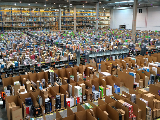 Amazon прекращает отправку товаров в Россию
