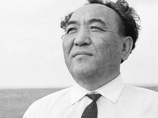 В Астрахани отметят 100-летие Давида Кугультинова