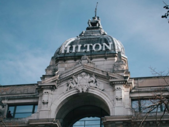 Hilton и Hyatt приостановили открытие новых отелей в России
