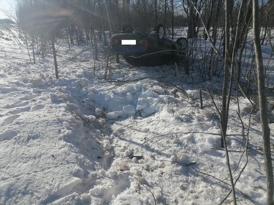 В Тверской области машина вылетела в кювет, есть пострадавший