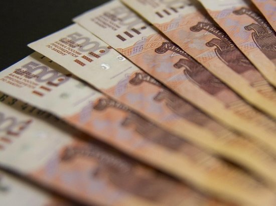 До этого мужчина перечислял матери своих детей всего по 500 рублей