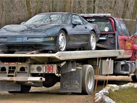 В Смоленске с помощью эвакуатора украли автомобиль