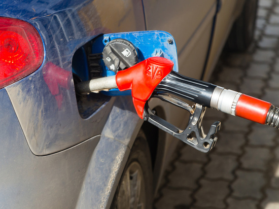 Оптовые цены на топливо стали снижаться