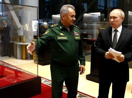 Путин поручил Шойгу доложить об укреплении западных рубежей России