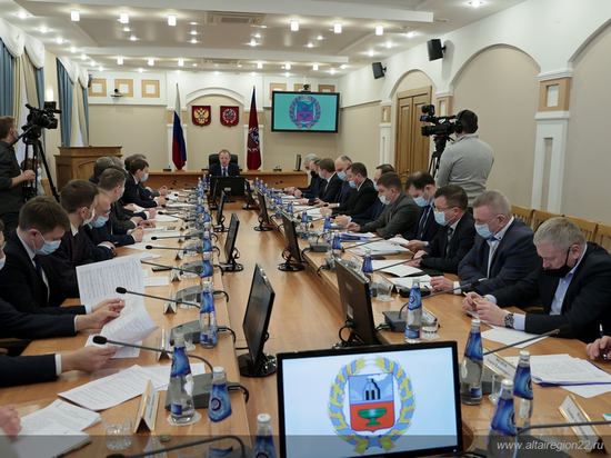 Алтайские власти заверили, что санкции не повлияют на сроки посевной