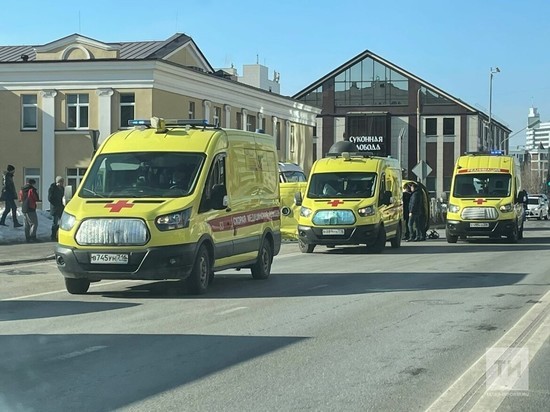 В массовом ДТП в Казани пострадали сотрудники скорой медпомощи