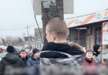 Украинские соцсети в последние дни пестрят различными видео с показательными наказаниями мародеров, которые буквально атаковали города