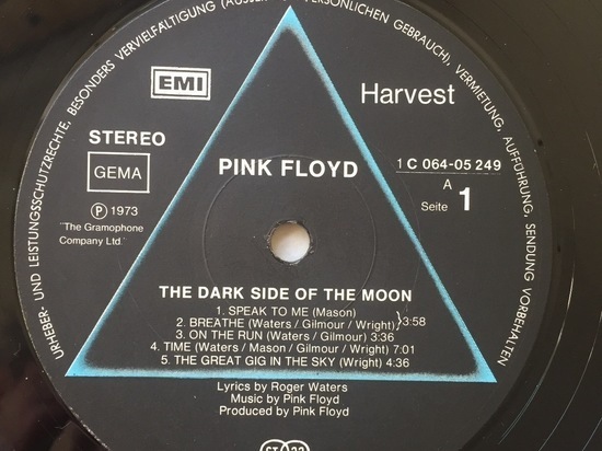 Pink Floyd удаляет все песни с 1987 года на цифровых платформах в России