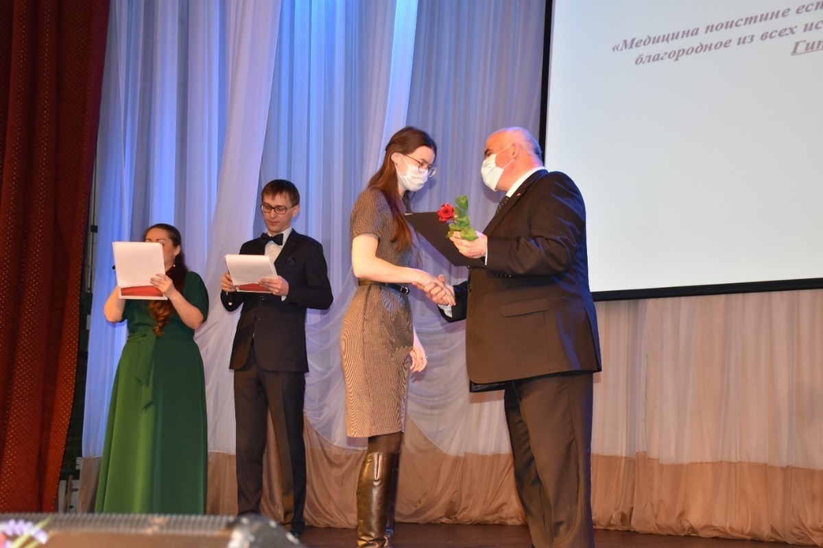 Губернатор Костромской области поблагодарил студентов-медиков за помощь в борьбе с эпидемией