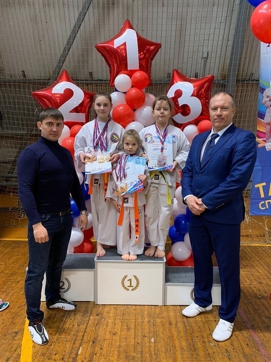 Тхэквондисты из Железноводска завоевали 14 медалей на турнире в Соколе