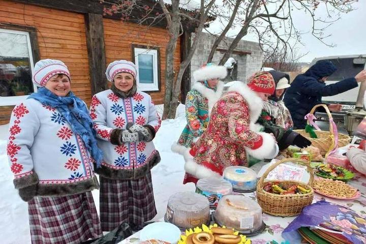 Ноябрь праздники беларусь. Зимние праздники в Белоруссии. Национальный праздник белорусов. Белорусы весной. Национальный белорусский праздник смяюцца Ауцюки.