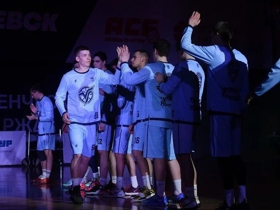 Глава Удмуртии посетил финальные баскетбольные игры Студенческой лиги РЖД