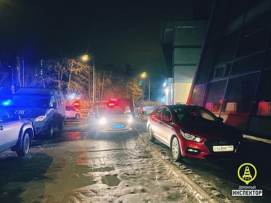 В Приморском районе пьяный водитель 200 метров протащил инспектора ДПС, пытаясь уйти от погони