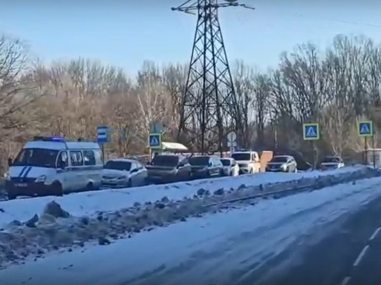 В Курске на остановке возле урочища Крутой лог обнаружили труп мужчины