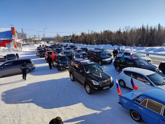 В Тарко-Сале прошел масштабный автопробег в поддержку российской спецоперации на Украине