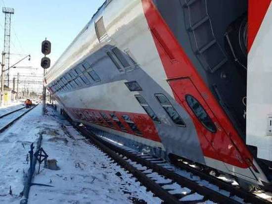 На станции Оренбург с рельсов сошел пассажирский поезд