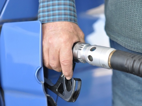 В США предложили снизить скорость езды для экономии бензина