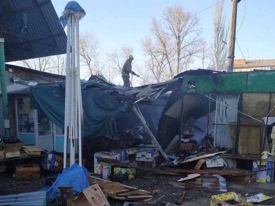 Рынок на окраине Донецка загорелся в результате обстрела