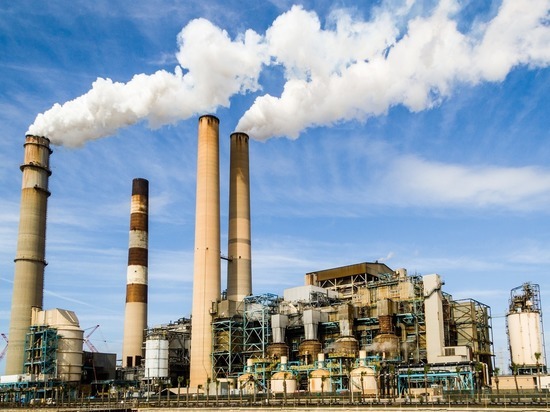 В Авдеевке горит коксохимический завод