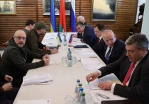 Делегации России и Украины во вторник возобновили переговоры