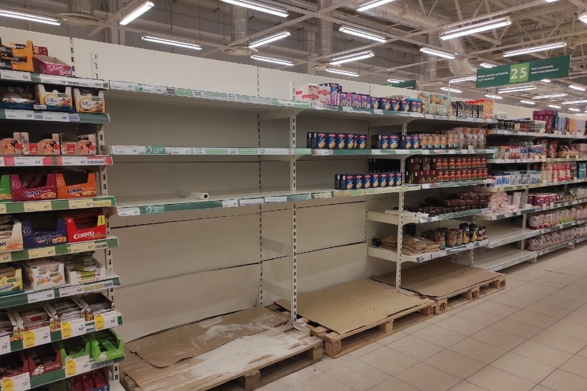 Нижегородская отзывы. С полок магазинов сметают продукты. Сметают с полок продукты.